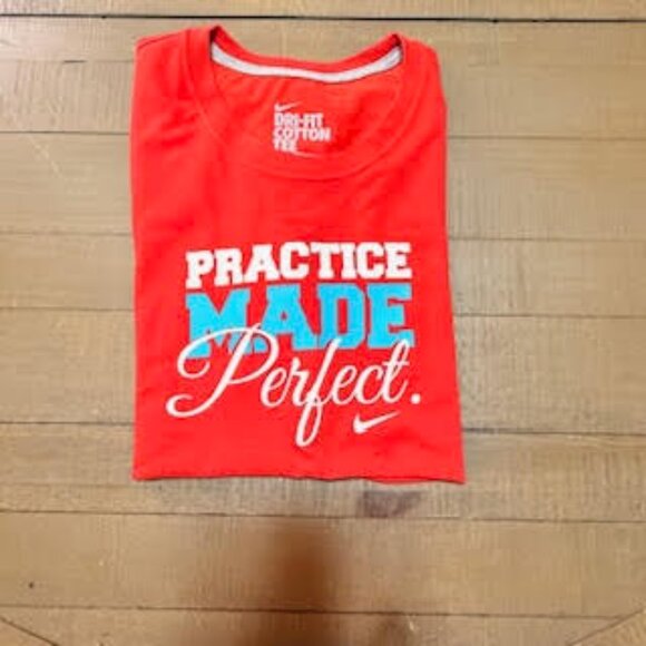 Nike Women’s Dri-Fit Cotton Tee Red Practice Made Perfect T-Shirt XL - Picture 9 of 9